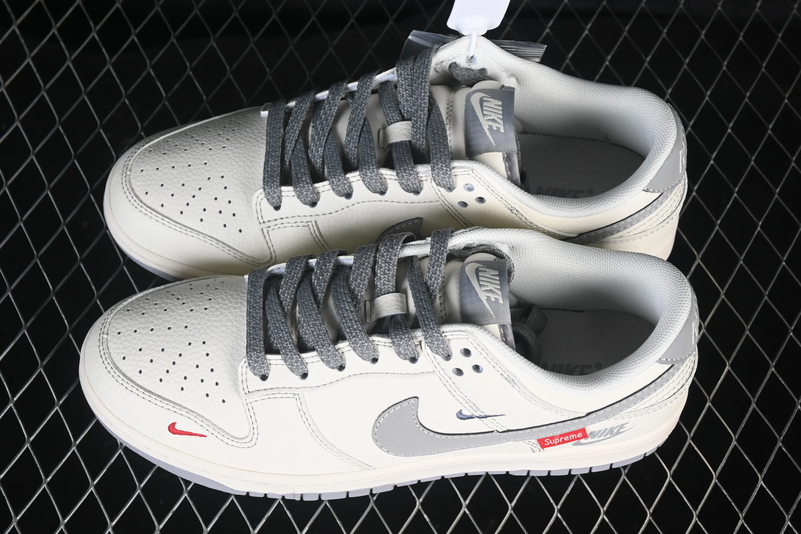 All categories Nk SB Dunk Series Nk SB Dunk Low High-end customized low-top sneakers Nike SB Dunk Low joint model High-end customized low-top casual sneakers HH7518-084